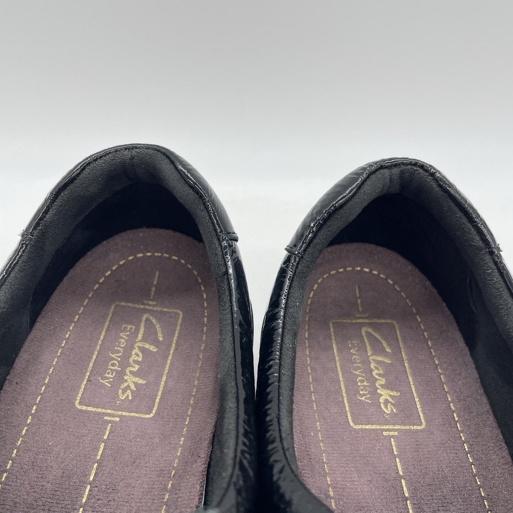 Clarks Everyday Womens 9W Shoes Black Patent Leather Comfort 83394 Hook & Loop - Picture 12 of 12
